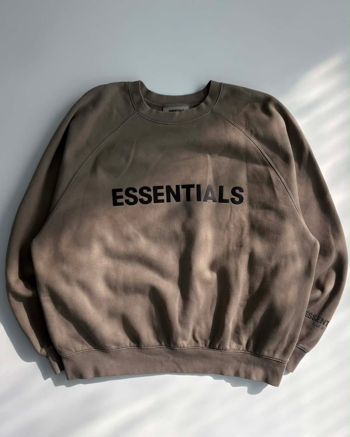 [M] 에센셜 피어오브갓 카키 스웨트셔츠 상품이미지1