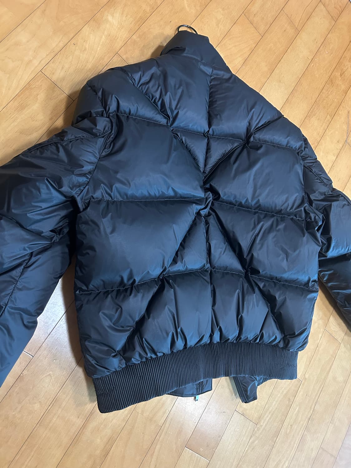 DIAGONAL QUILTED GOOSE DOWN JACKET 상품이미지3