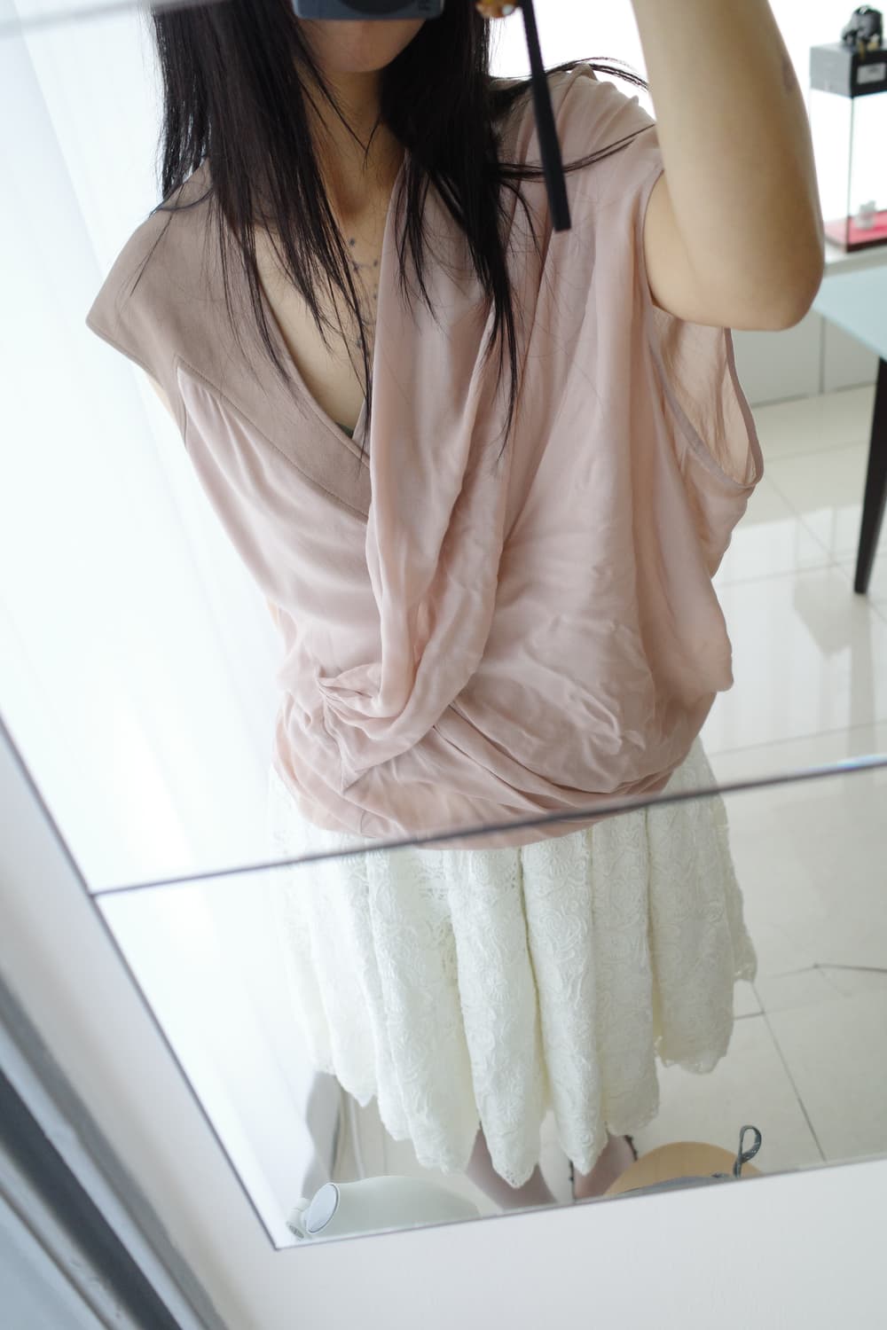 Silk tuck detailed layered top 상품이미지3