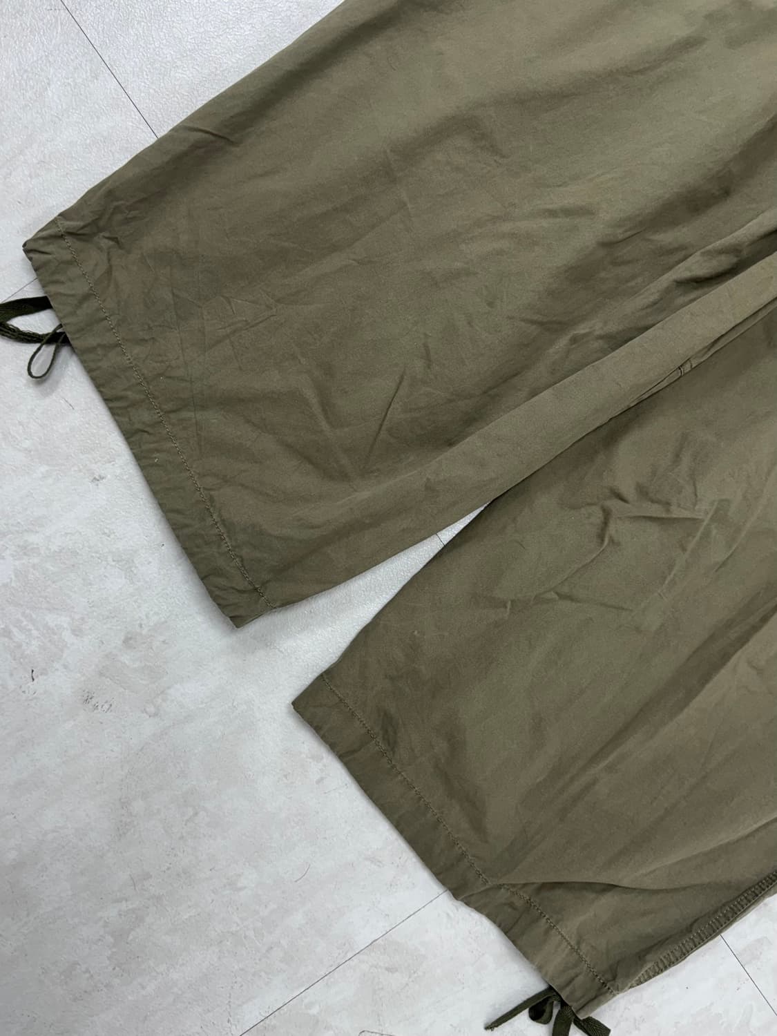 •Y2K 카키 벌룬 카고팬츠 (밑단 끈 포인트) 상품이미지7