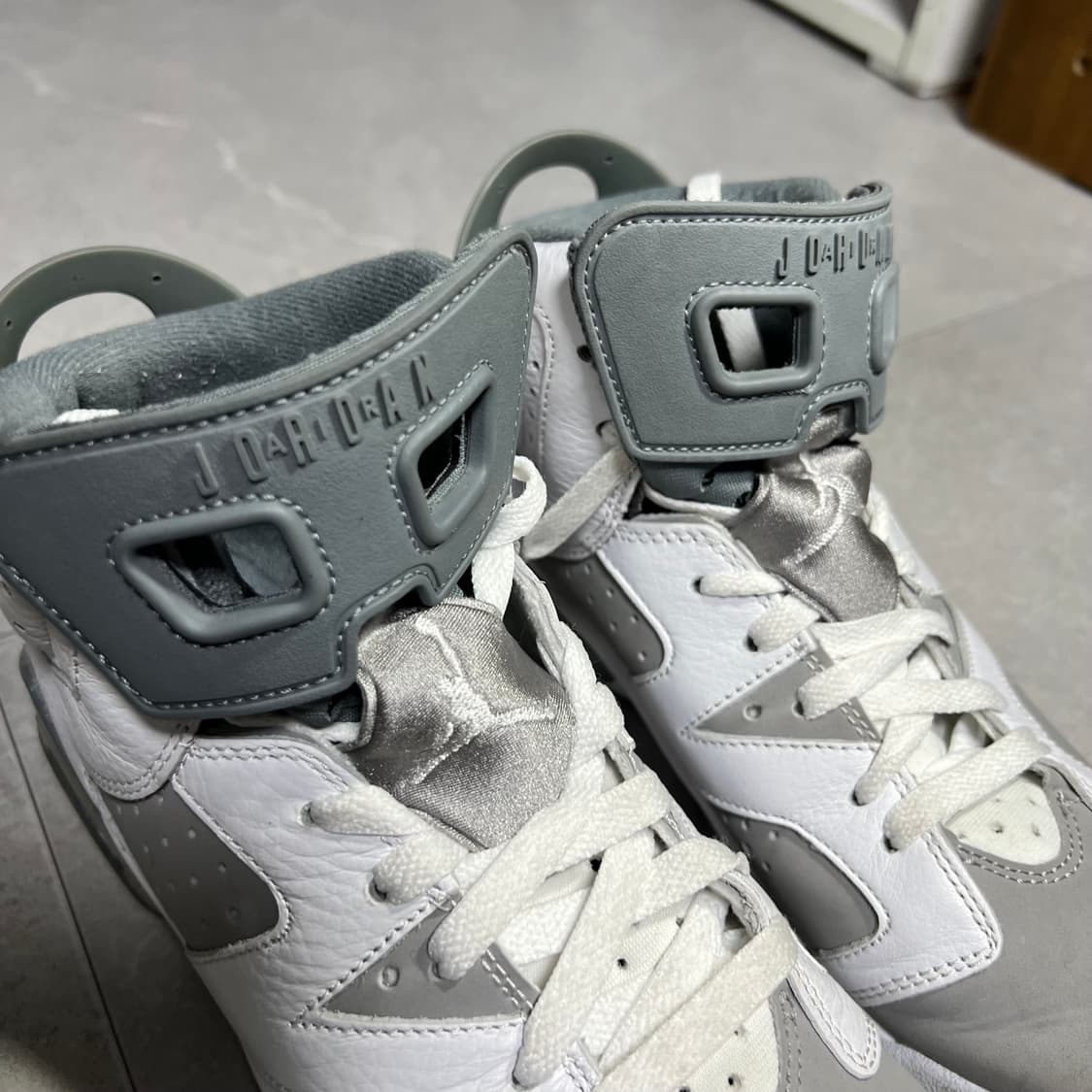 [240] 나이키 에어조던 6 레트로 쿨그레이 상품이미지5