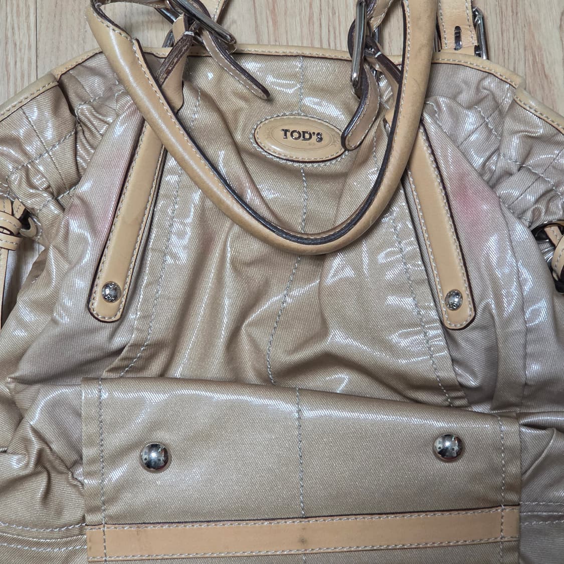 토즈 유광 핸드백 상품이미지2