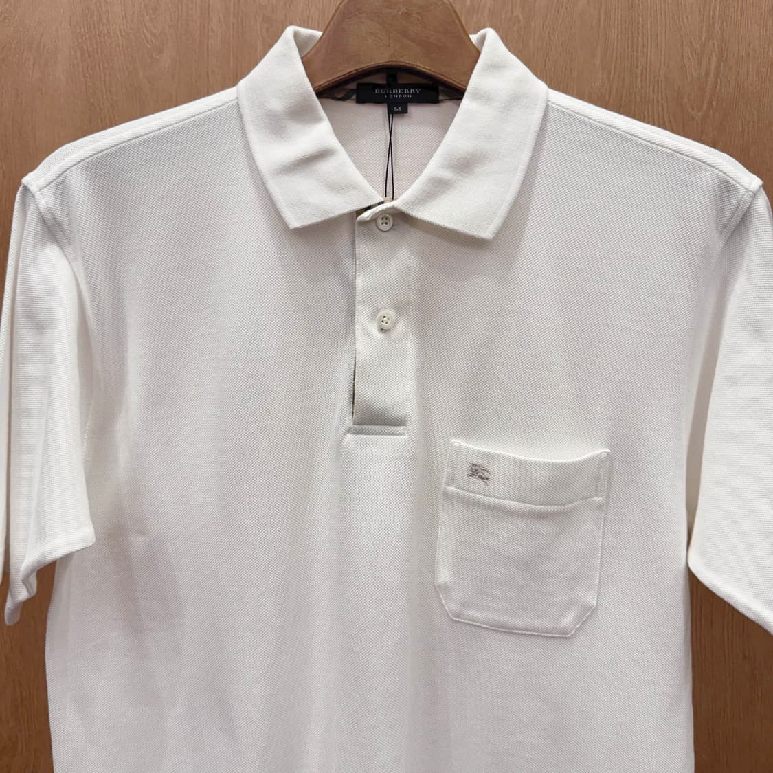 버버리 런던 카라 반팔 피케 코튼 티셔츠 포켓 디테일 화이트 상품이미지4