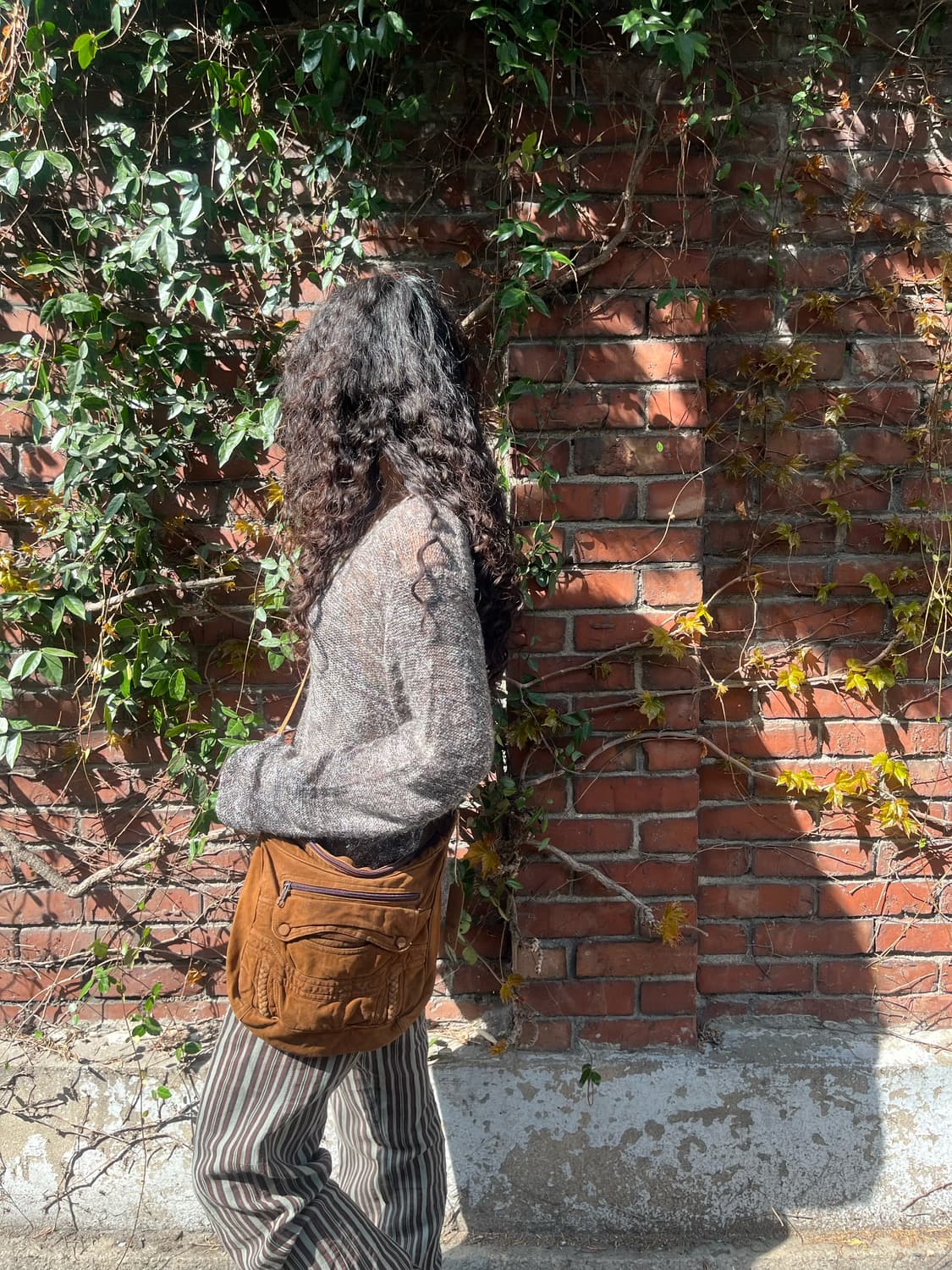 카라멜 브라운 크로스백 상품이미지1