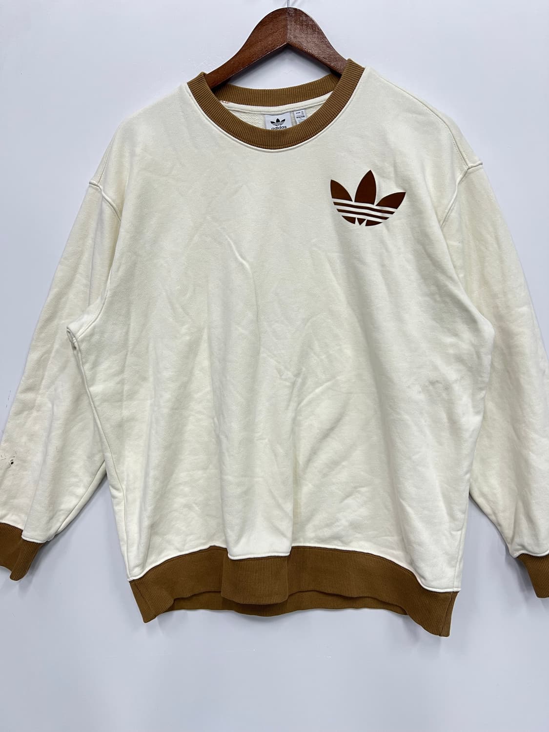 아디다스 아이보리 맨투맨 상품이미지1