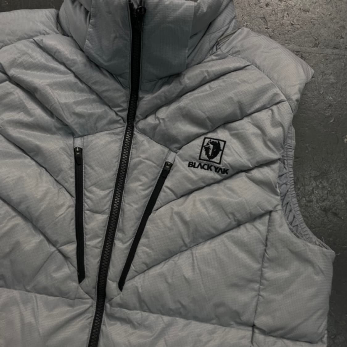 100 블랙야크 패딩조끼 상품이미지2