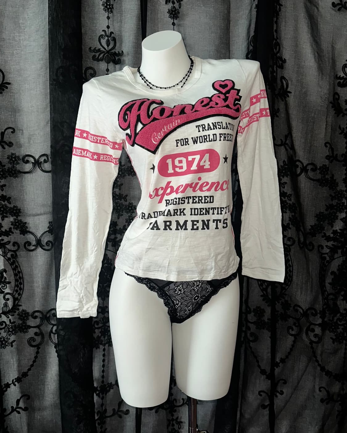 Hot pink lettering long-sleeve 상품이미지1