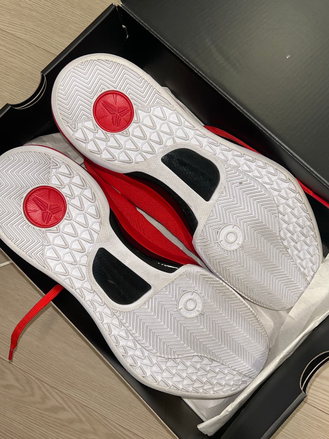 코비8 프로트로 유니버시티 레드 화이트 농구화 상품이미지2