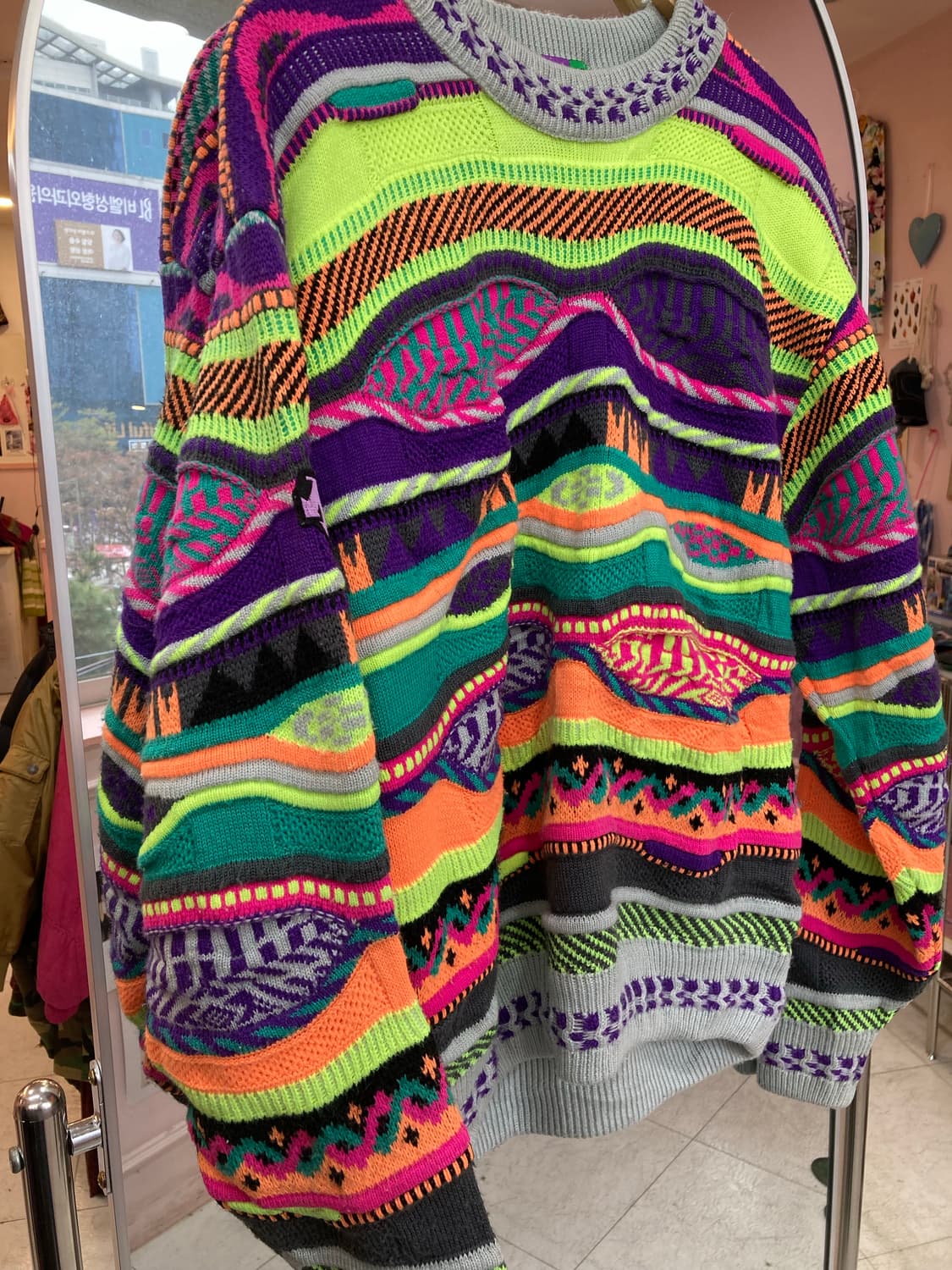 데상트 DESCENTE 빈티지 패턴 무지개 니트 상품이미지4