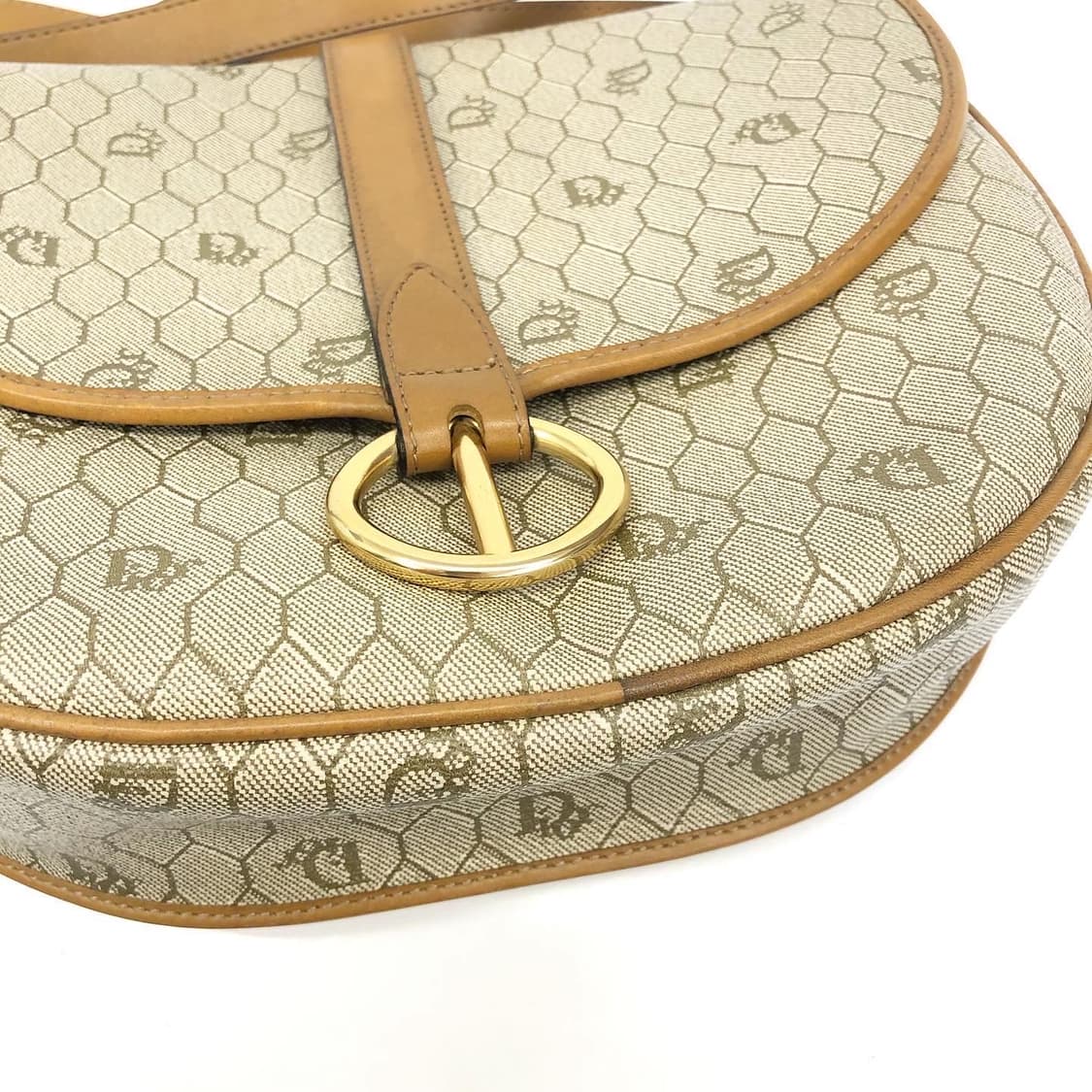 정품 디올 허니콤 크로스백 상품이미지5