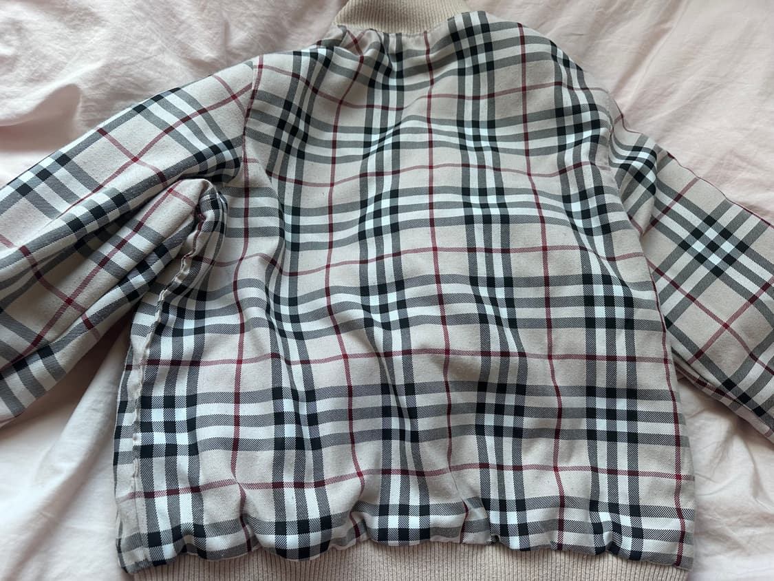 ‼️오늘특가‼️버버리 퀼팅 패팅 리버시블 아이보리M 급처 상품이미지6