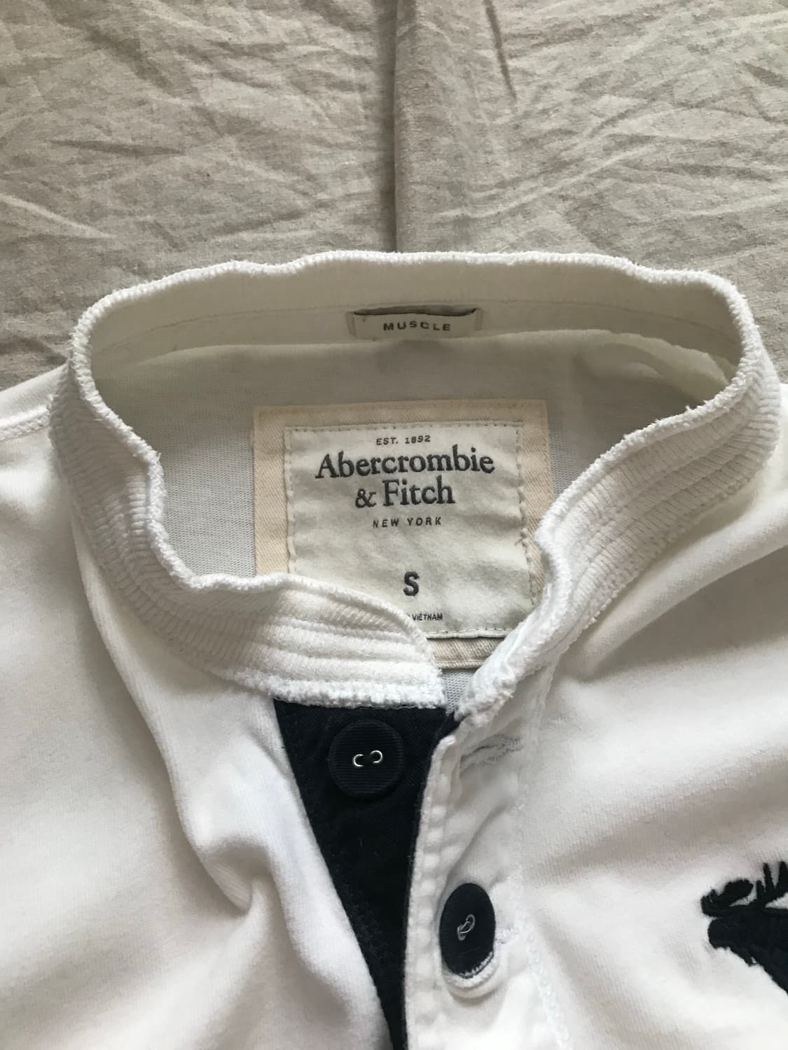 아베크롬비 산양 자수로고 헨리넥 롱슬리브티 화이트 상품이미지7