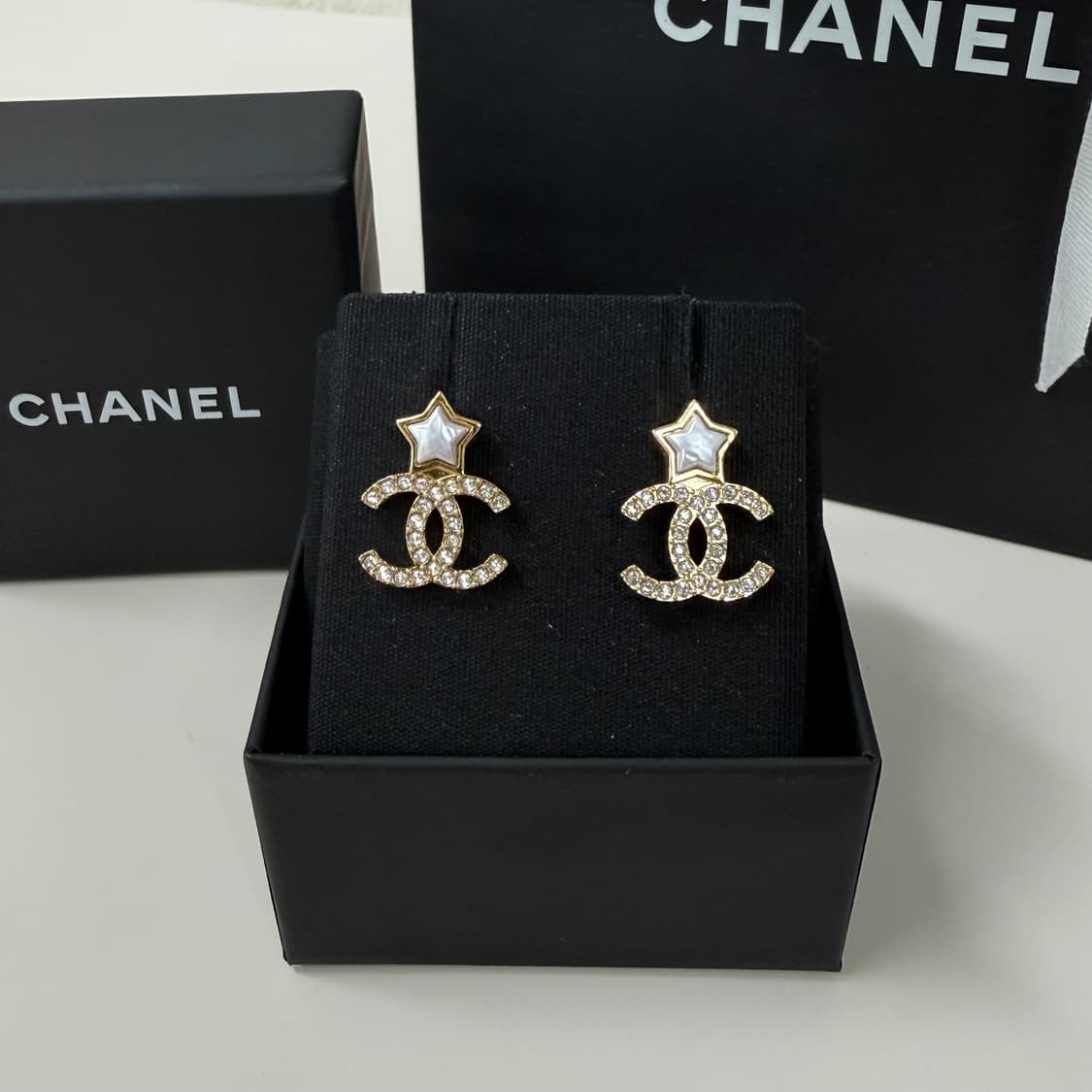 (당일출고) 샤넬 CC로고 스타 이어링 상품이미지2