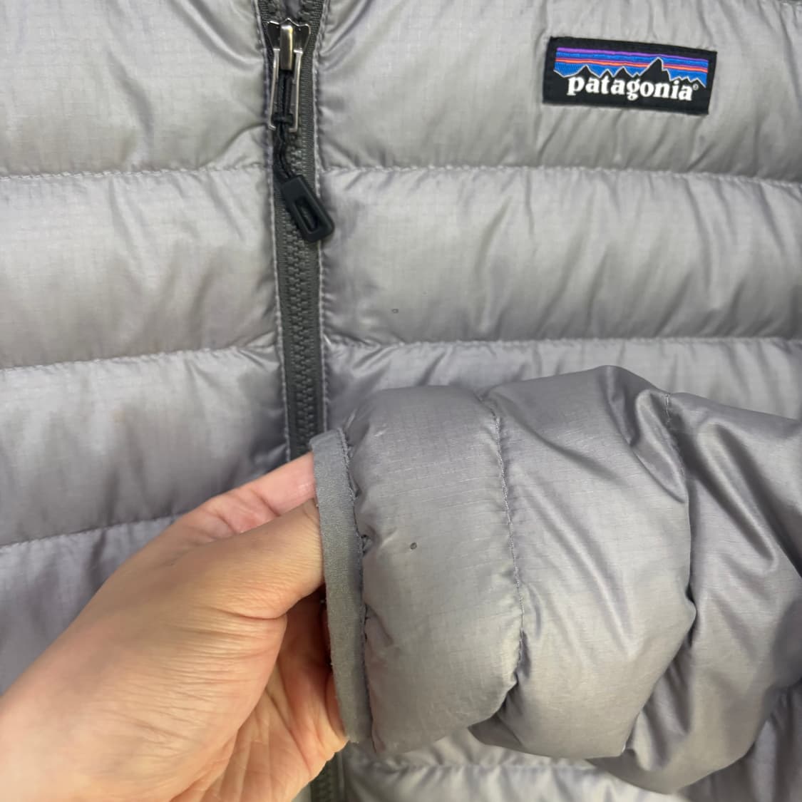 파타고니아 다운스웨터 구스다운 경량패딩 실버 그레이  상품이미지6