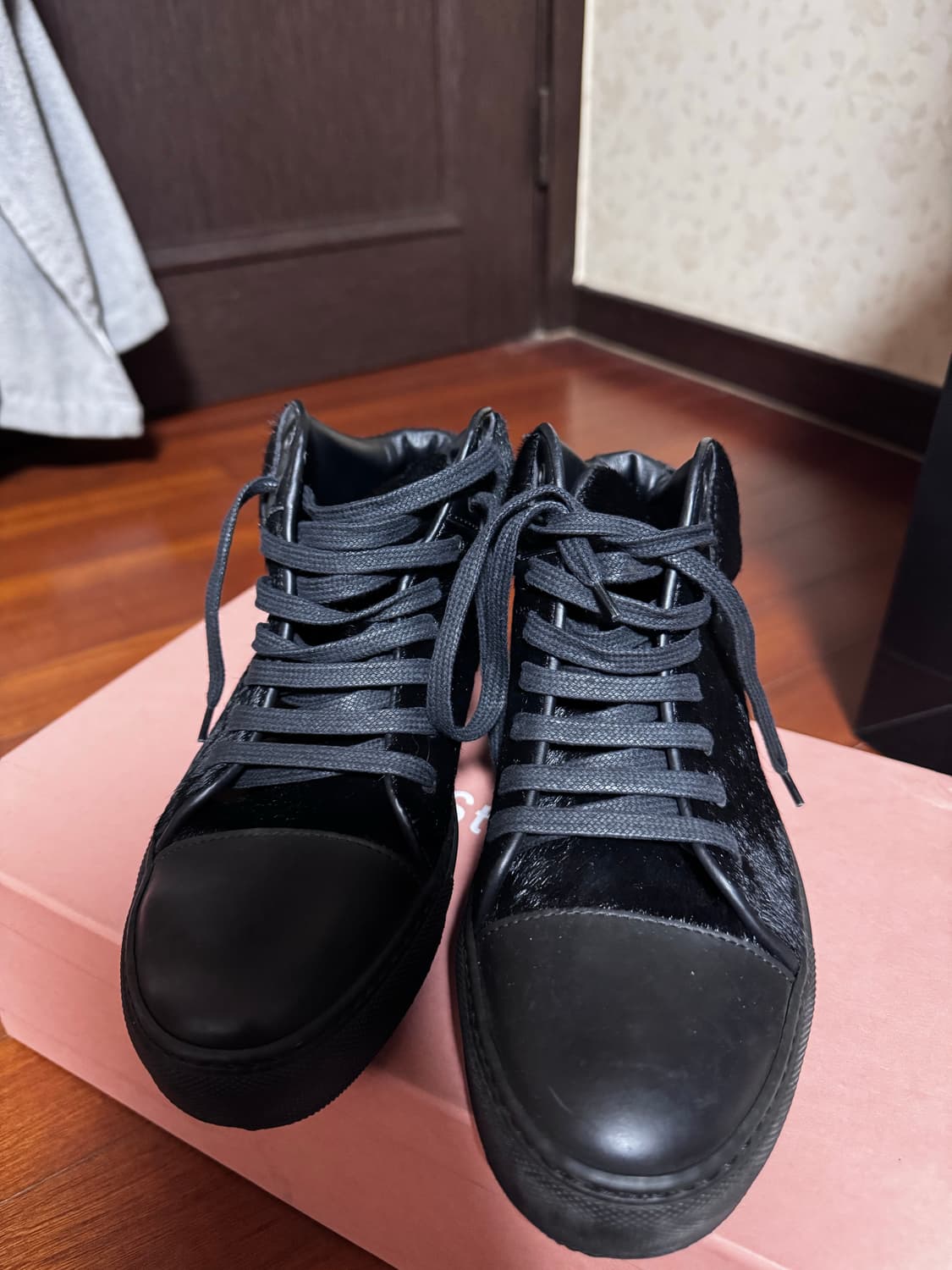 아크네스튜디오 송치 스니커즈 상품이미지1