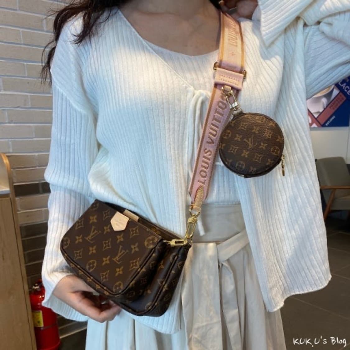 루이비통 멀티 포쉐트 악세수아 로즈 핑크 스트랩 가방끈 상품이미지1