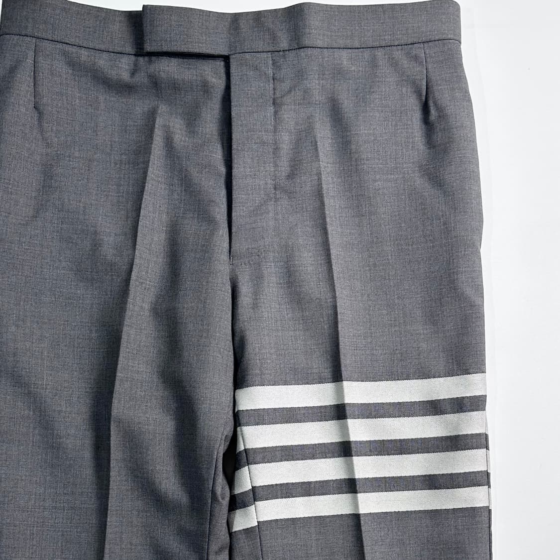  톰브라운 사선 그레이 슬랙스   상품이미지2