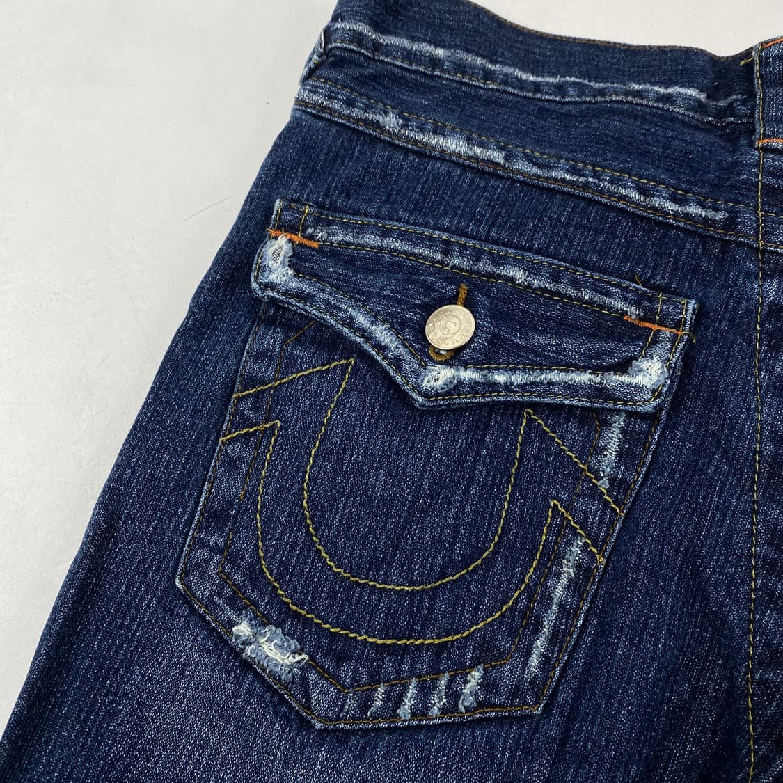 트루릴리전 백 포켓 자수 데님 진 (32) 상품이미지4