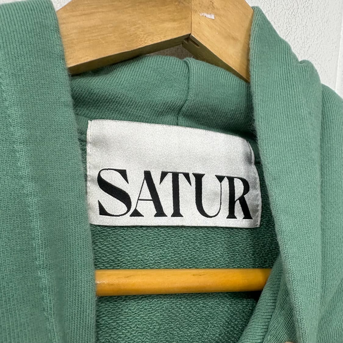 세터 아플리케 리벳 후드 상품이미지3