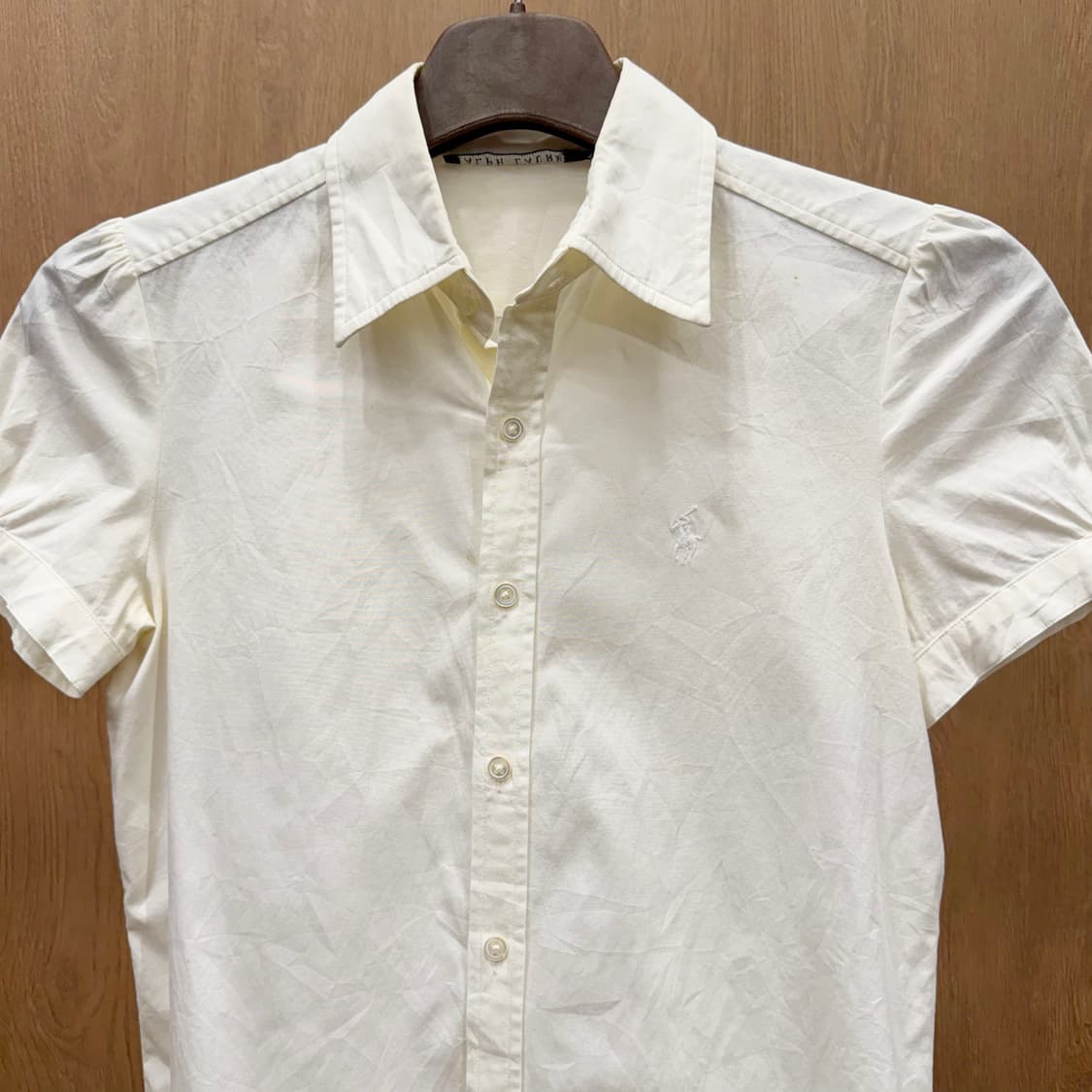 버버리 블랙 라벨 포켓 반팔 셔츠 로고 자수 롤업 슬리브 아이보리 상품이미지4