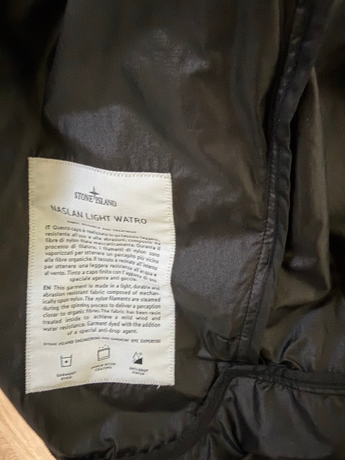 스톤아일랜드 나슬란 라이트 와트로 후드 자켓 m 상품이미지4