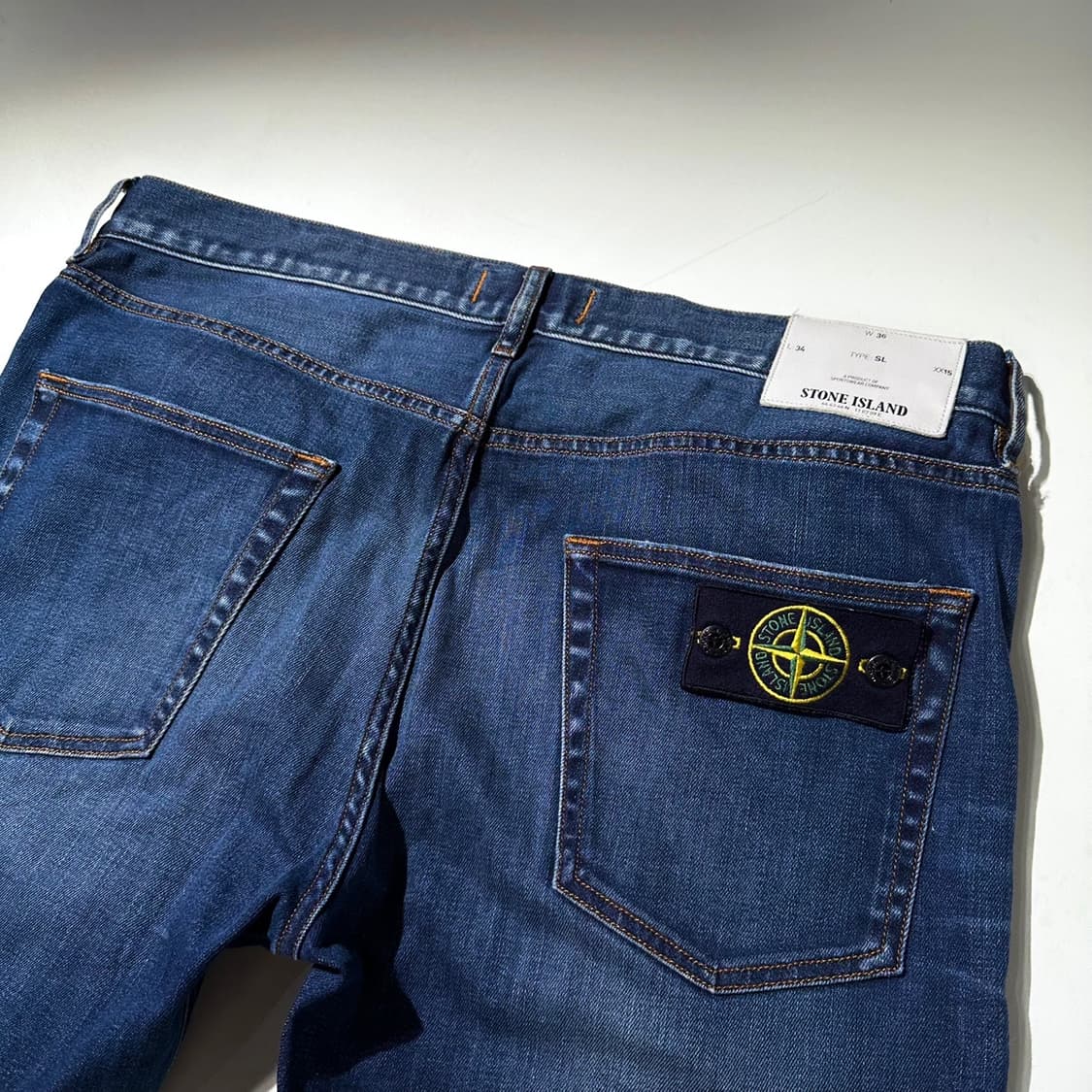 (매장판) 스톤아일랜드 백포켓 와펜 데님 팬츠 상품이미지3