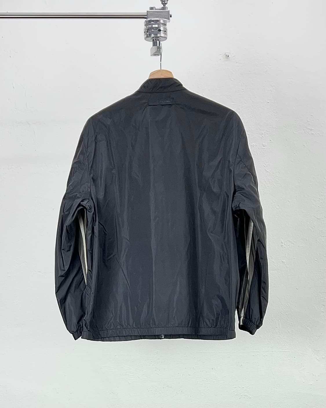 프라다 07aw 나일론 라이트 블랙 윈드 브레이커 자켓 상품이미지6