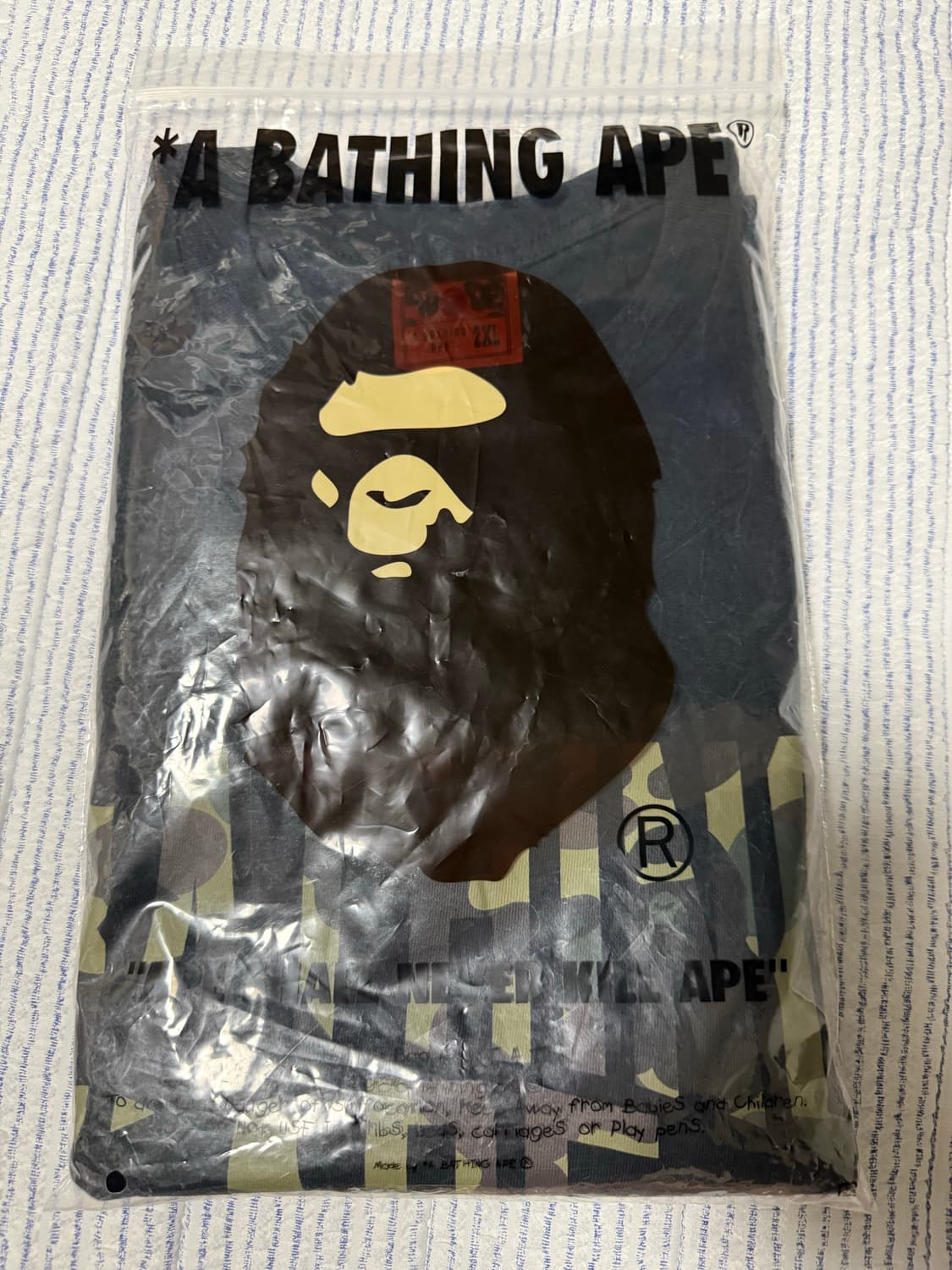 베이프 퍼스트 카모 NYC 로고 티셔츠 블랙 상품이미지2