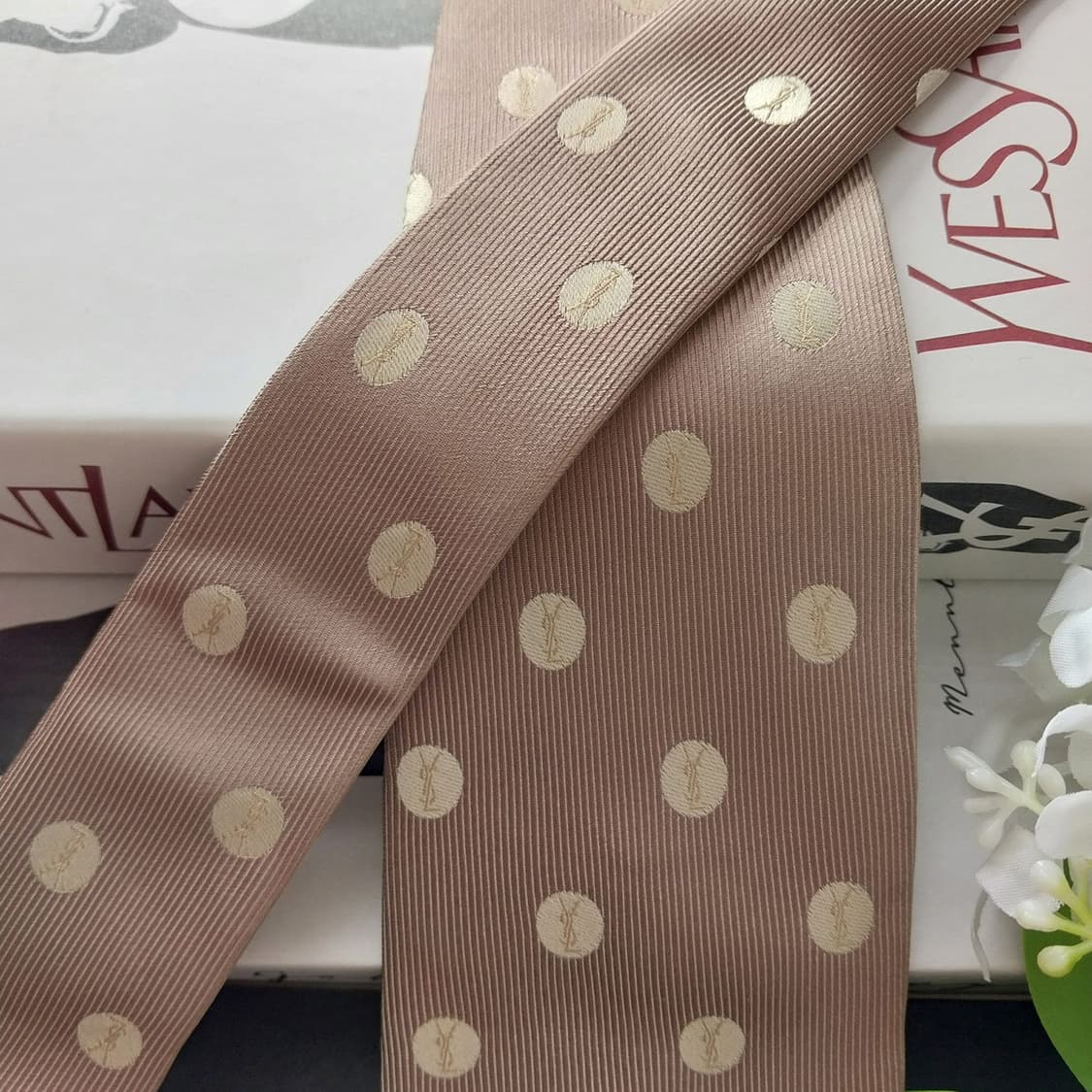 입생로랑 실크 베이지 로고 패턴 넥타이 8.5cm A+~A등급 K2012 상품이미지5