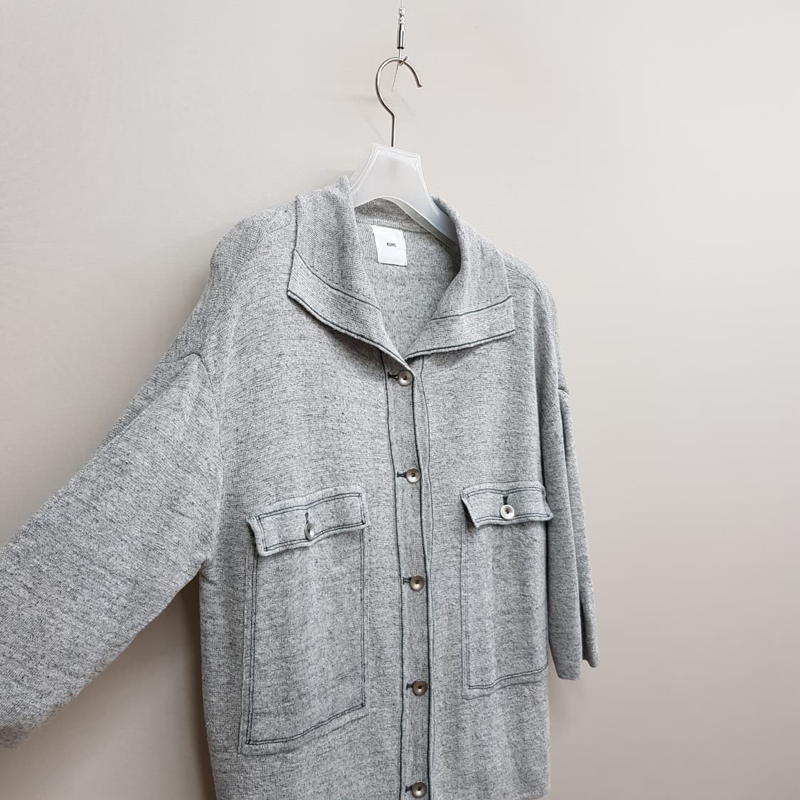 구호 2022 마소재 포켓디테일 루즈핏 가디건  XS사이즈 상품이미지3