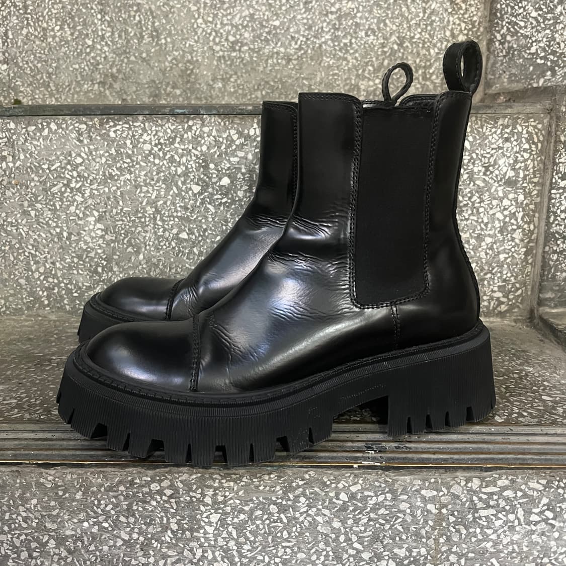 발렌시아가 트랙터 20mm 첼시 블랙 부츠 상품이미지2