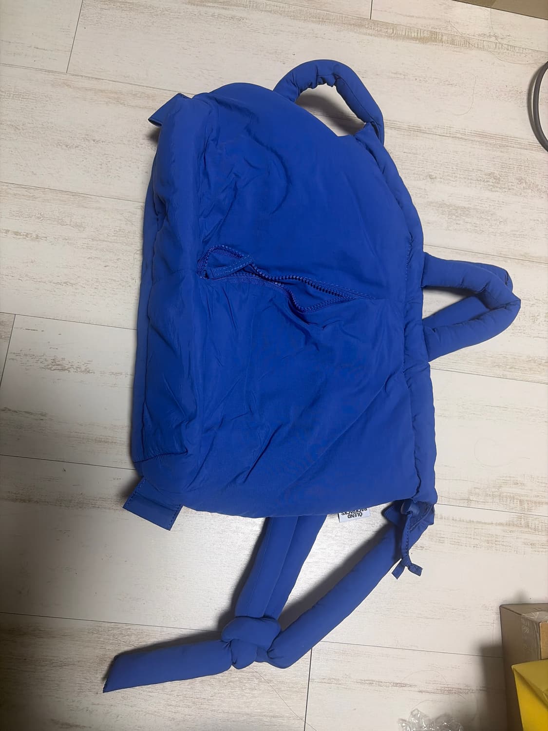 올랜드 패딩 크로스백 상품이미지1