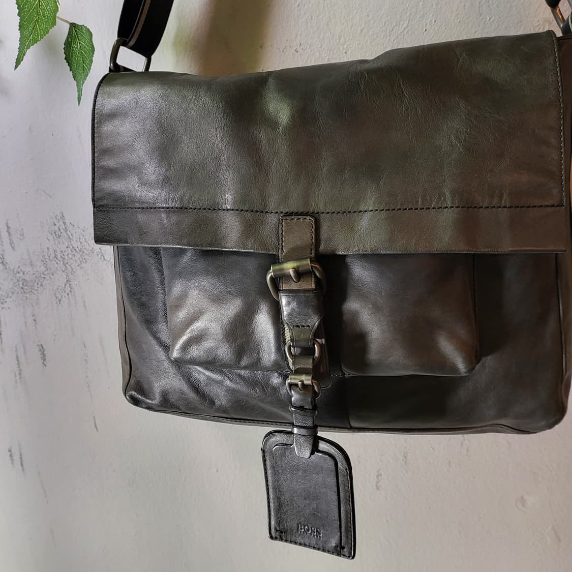 휴고 보스 레더 크로스백 상품이미지3