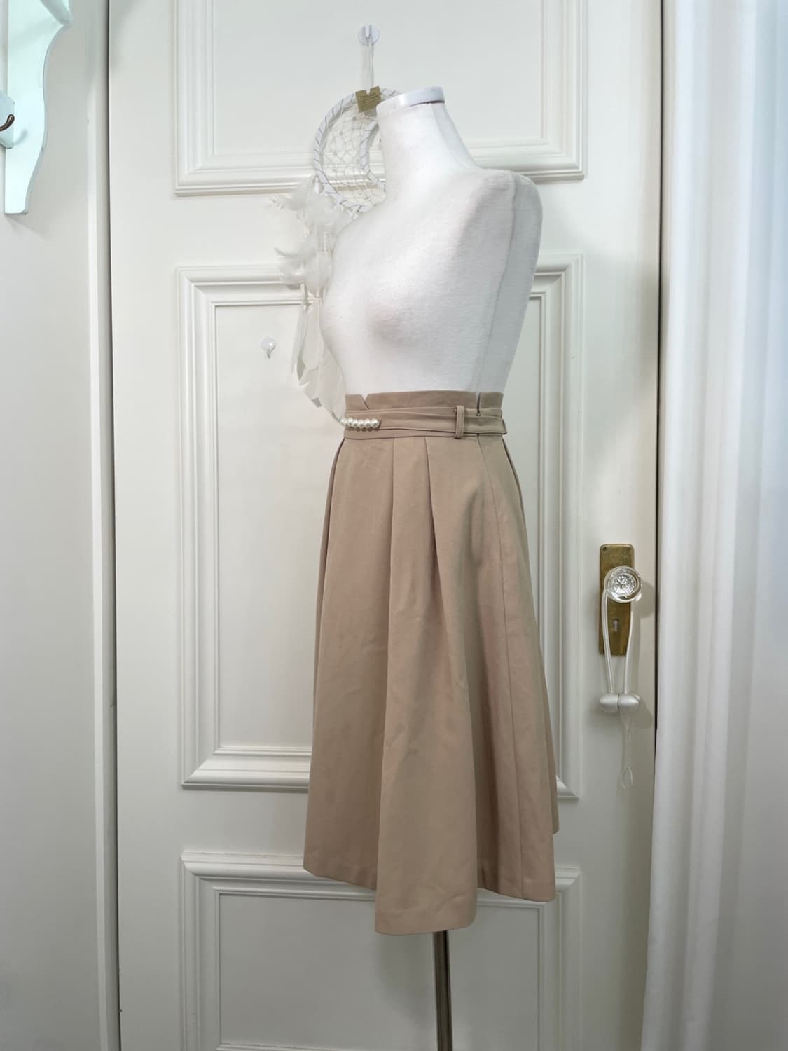 beige pearl belt pleats midi skirt 상품이미지2