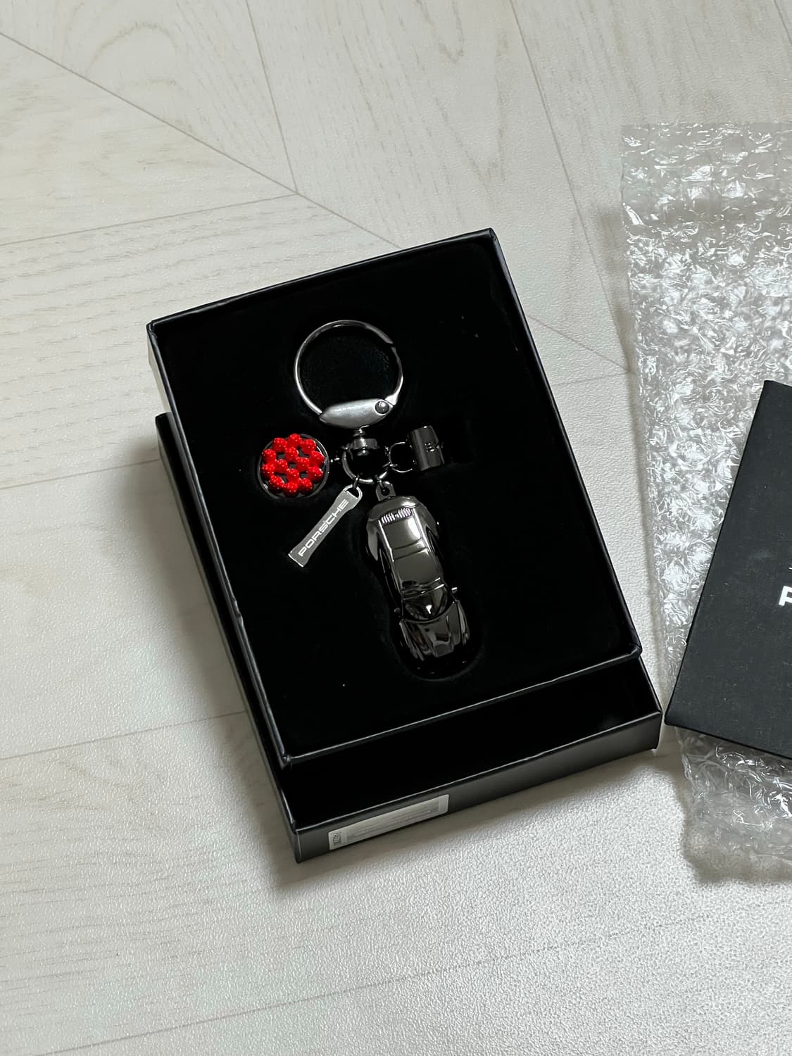 투썸플레이스 포르쉐 키링 블랙 상품이미지1