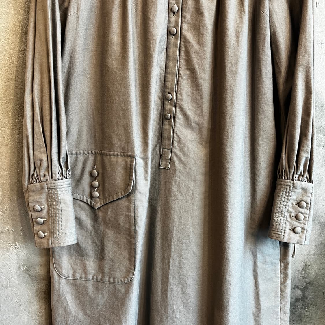 얍윰 하이넥 버튼 드레스 상품이미지5