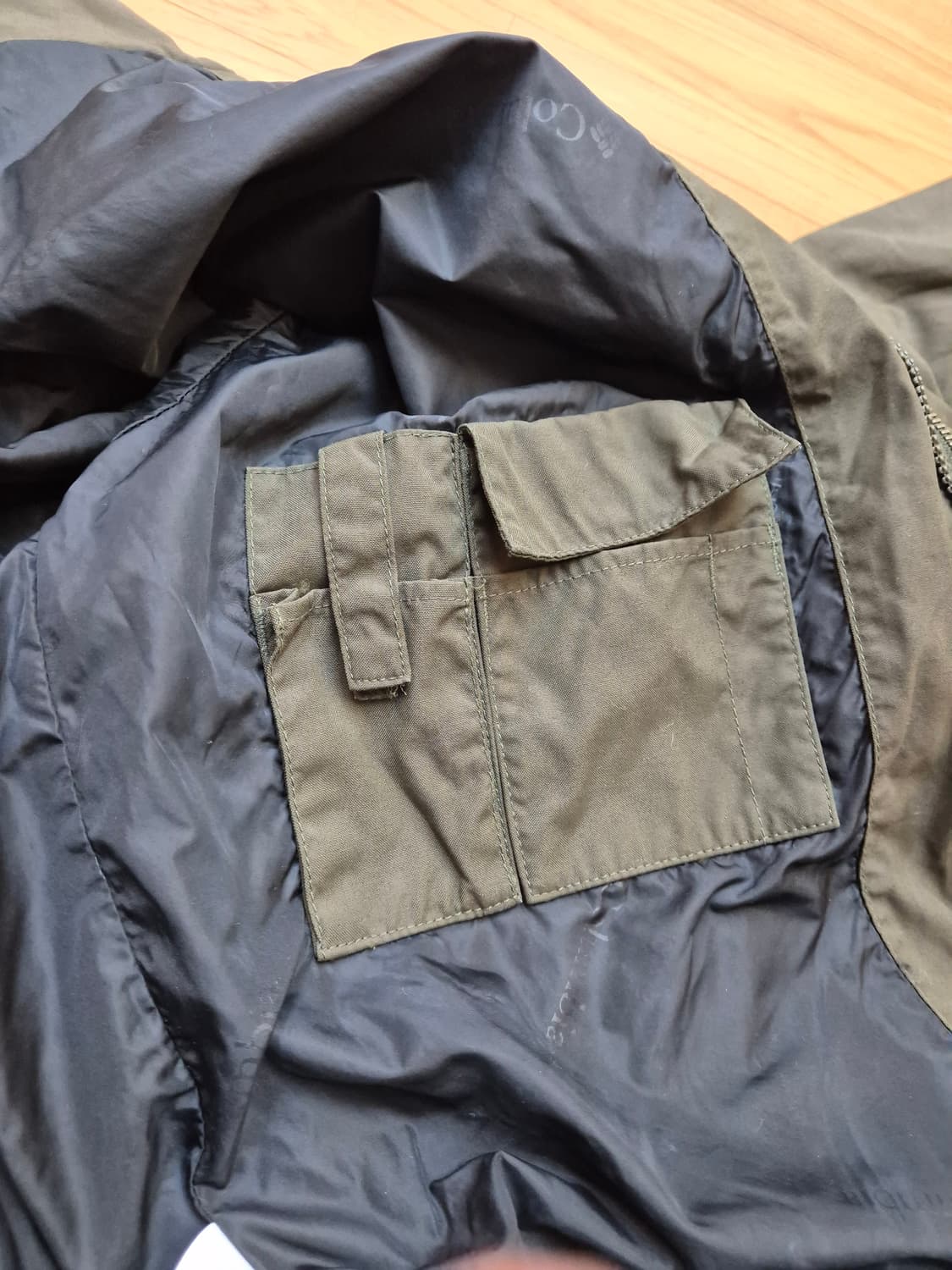 콜롬비아 남성용 후드 자켓 L사이즈 판매합니다. 무난한 색상이라 어디든  상품이미지6