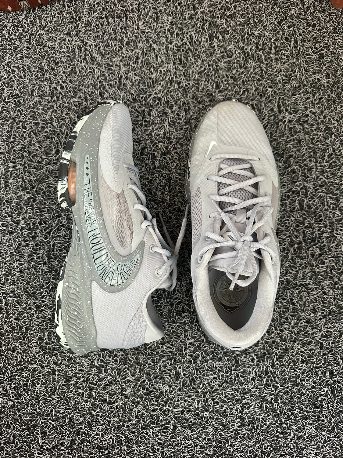 나이키 Freak 농구화 회색 270mm 상품이미지3