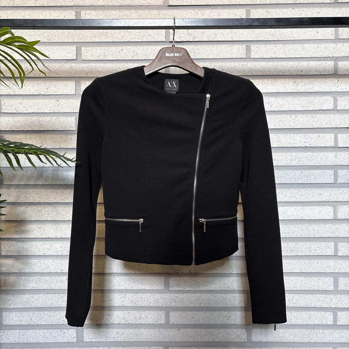 A/X 알마니익스체인지 라이더 모티브 지퍼자켓 세미크롭 디테일 블랙 상품이미지2