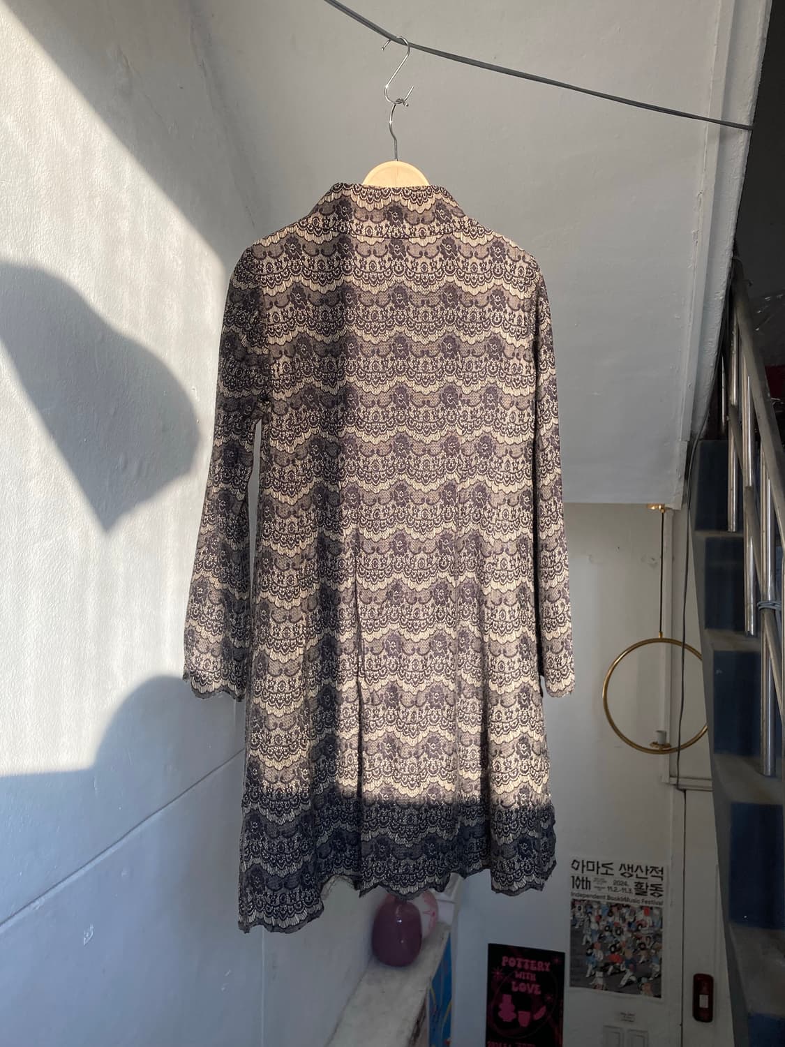 레이스 펀칭 디테일 빈티지 코트 상품이미지5