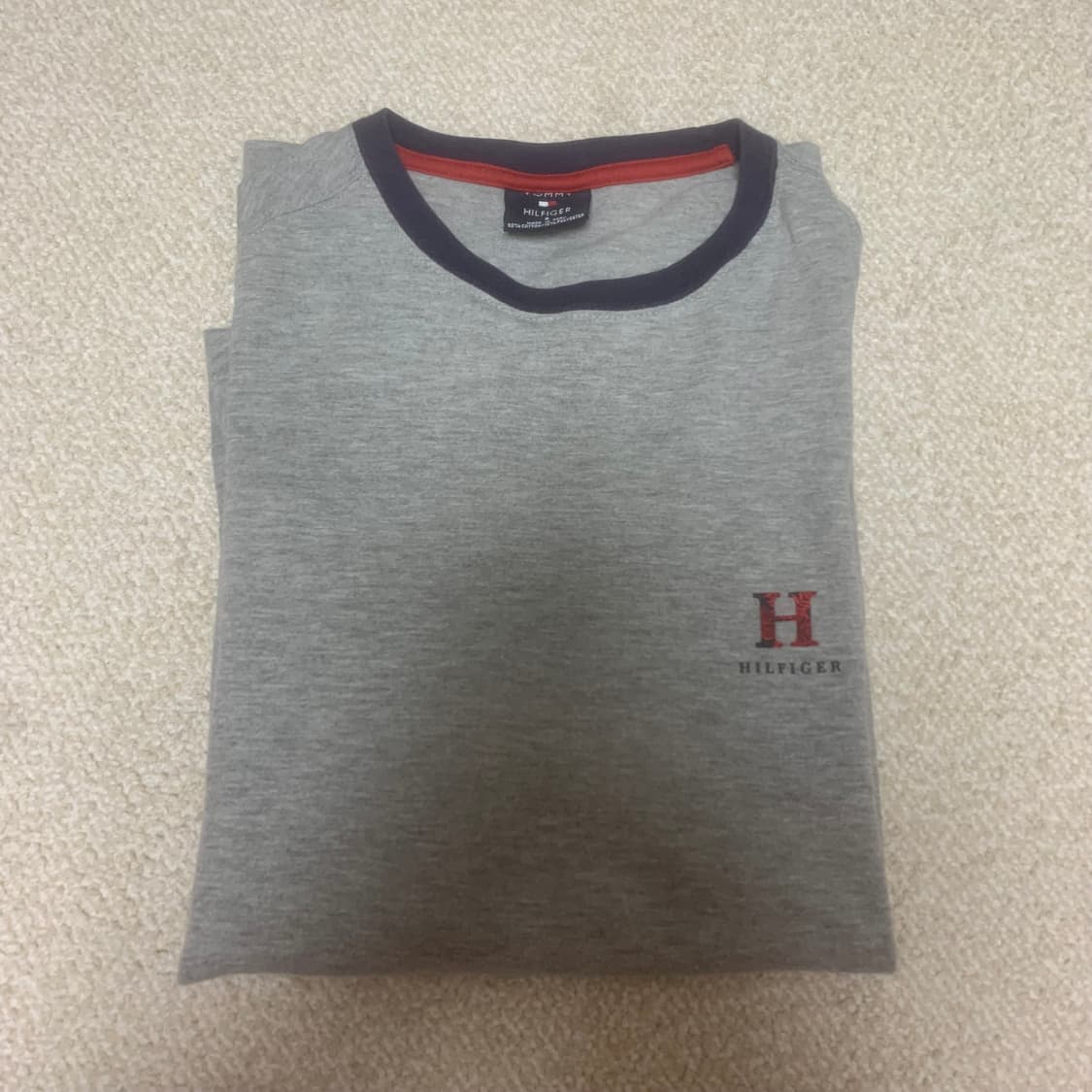 타미힐피거 그레이 라운드 반팔티셔츠 100 상품이미지1