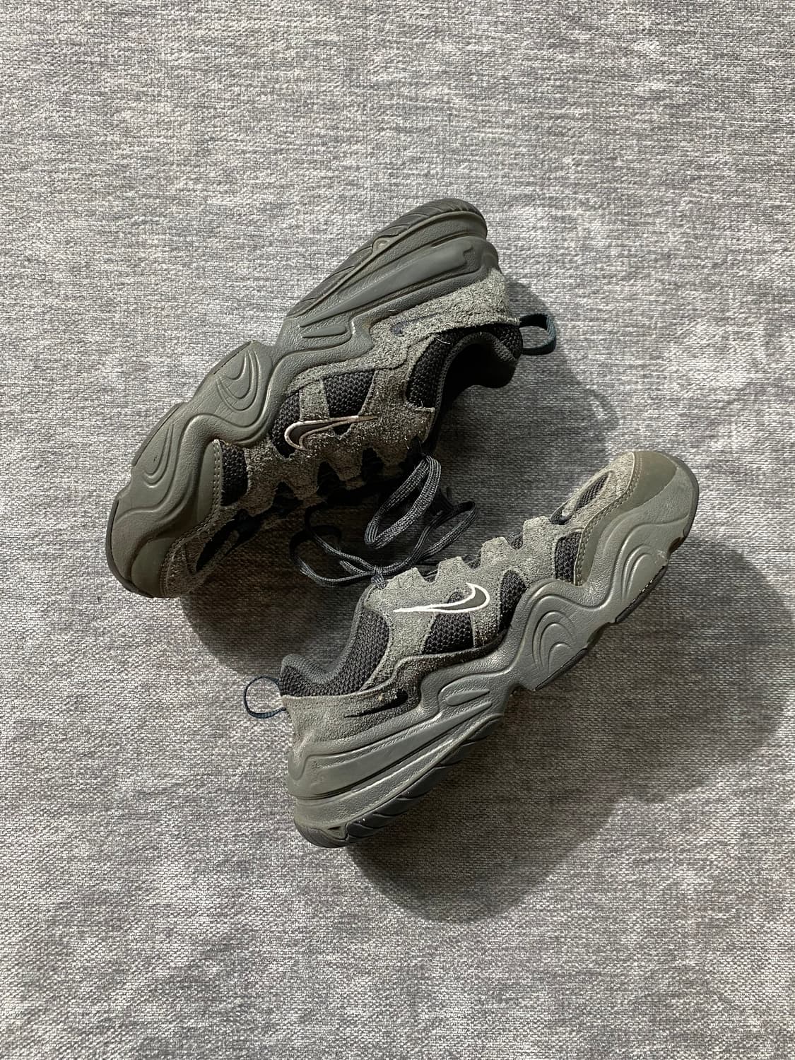 [245] Nike 나이키 테크헤라 앤쓰라사이트 스니커즈 스모크 그레이 상품이미지1