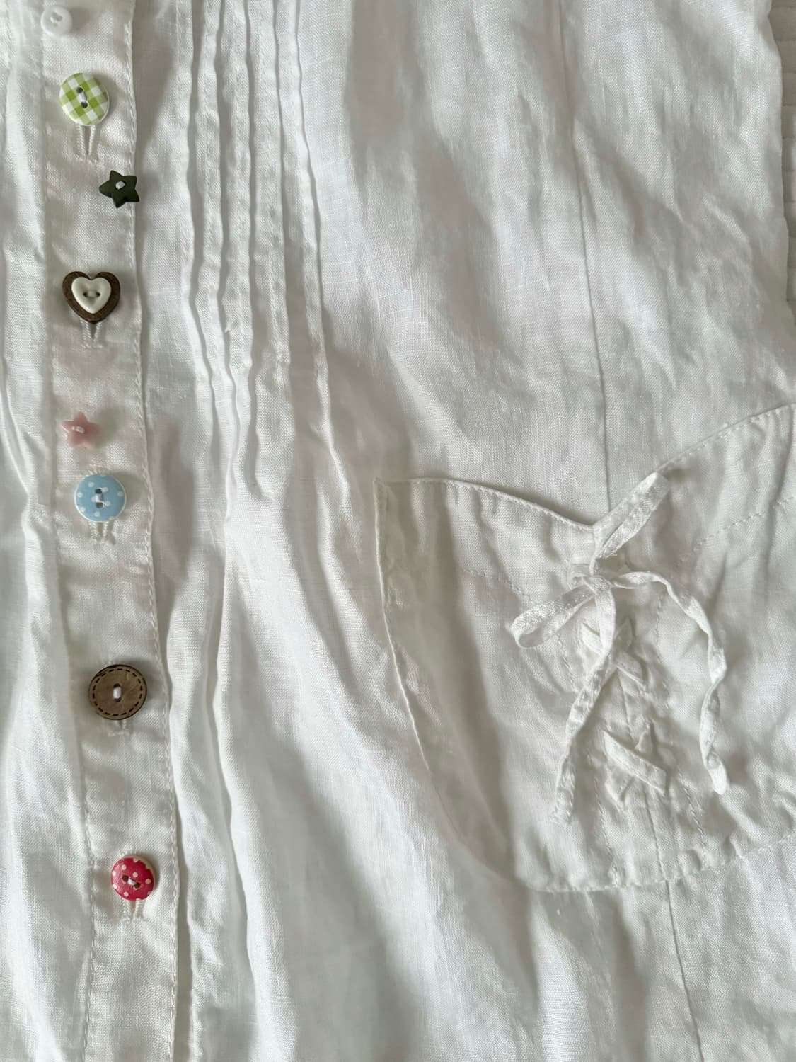 알록달록 단추 핀턱 화이트 나시 민소매 바선생 레이어드 모리걸 원피스 상품이미지4