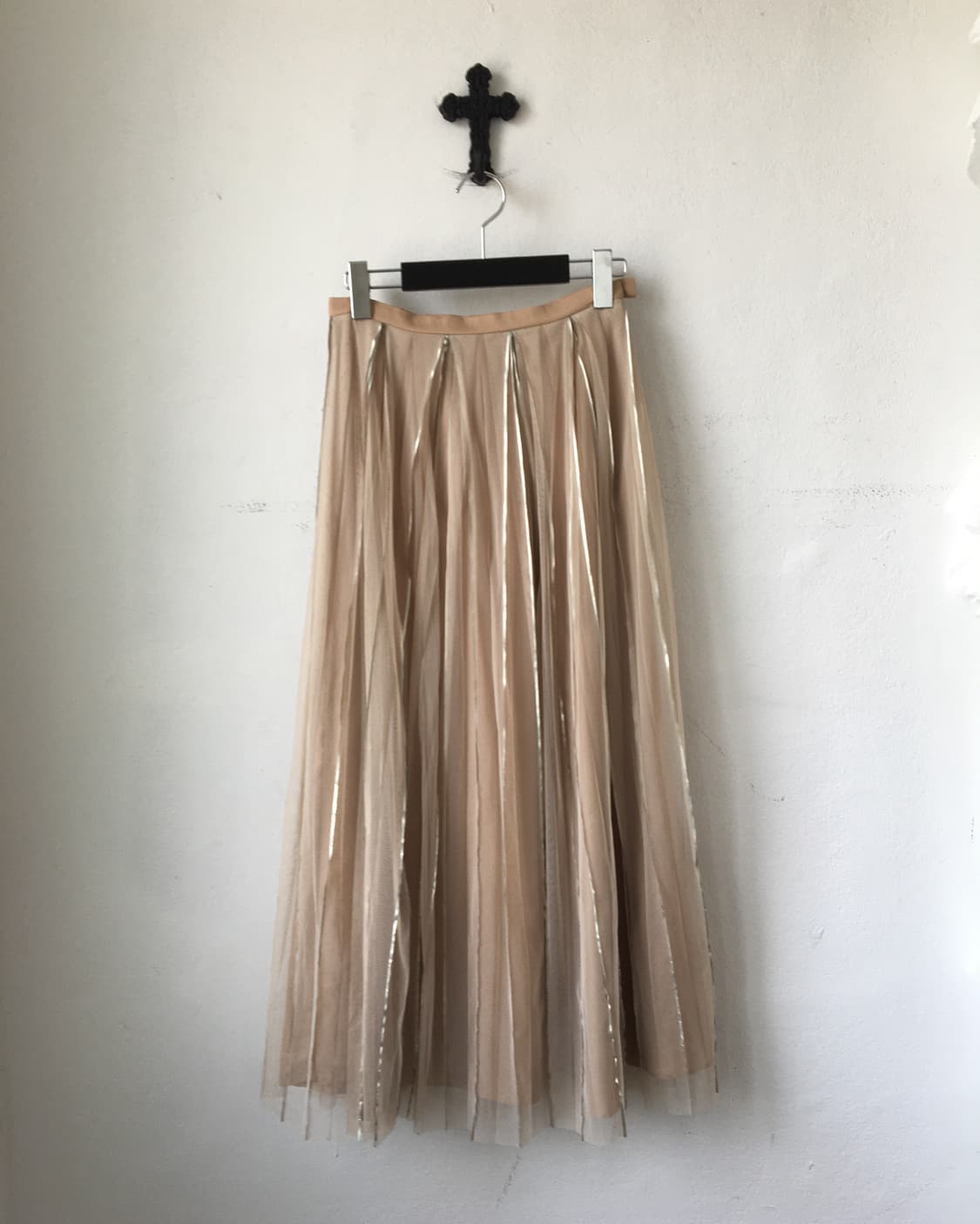 Glossy line detail sha long skirt 상품이미지1