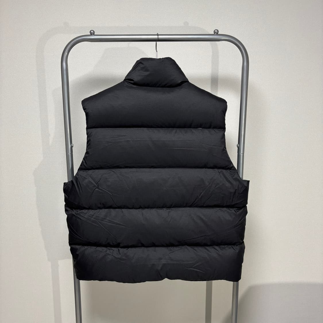 2) URU 우루 24FW 나일론 다운 베스트 상품이미지3