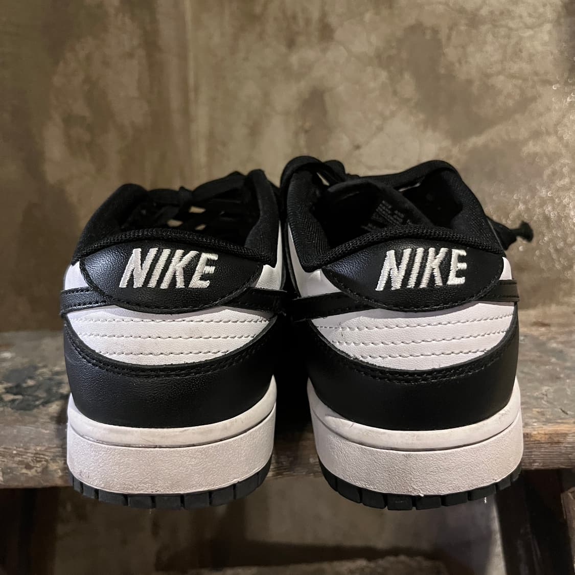 나이키 덩크 로우 검흰 상품이미지6