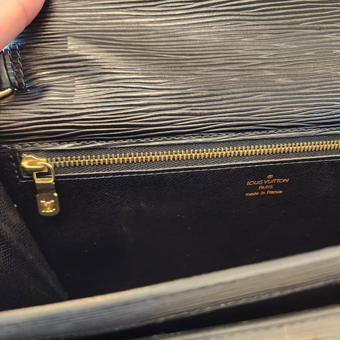 상태최상 루이비통 에삐 금장 세리에 드래곤 세컨드백 클러치백 상품이미지9