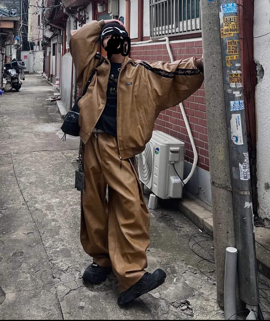 아조바이아조 비건레더 셋업 카멜 상품이미지3