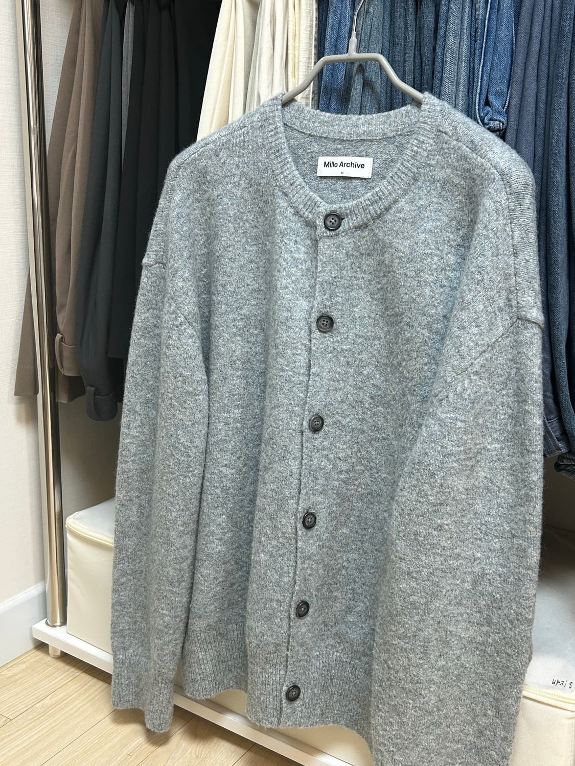 밀로아카이브 [블루 그레이 M] 크롭 무브 가디건 상품이미지1