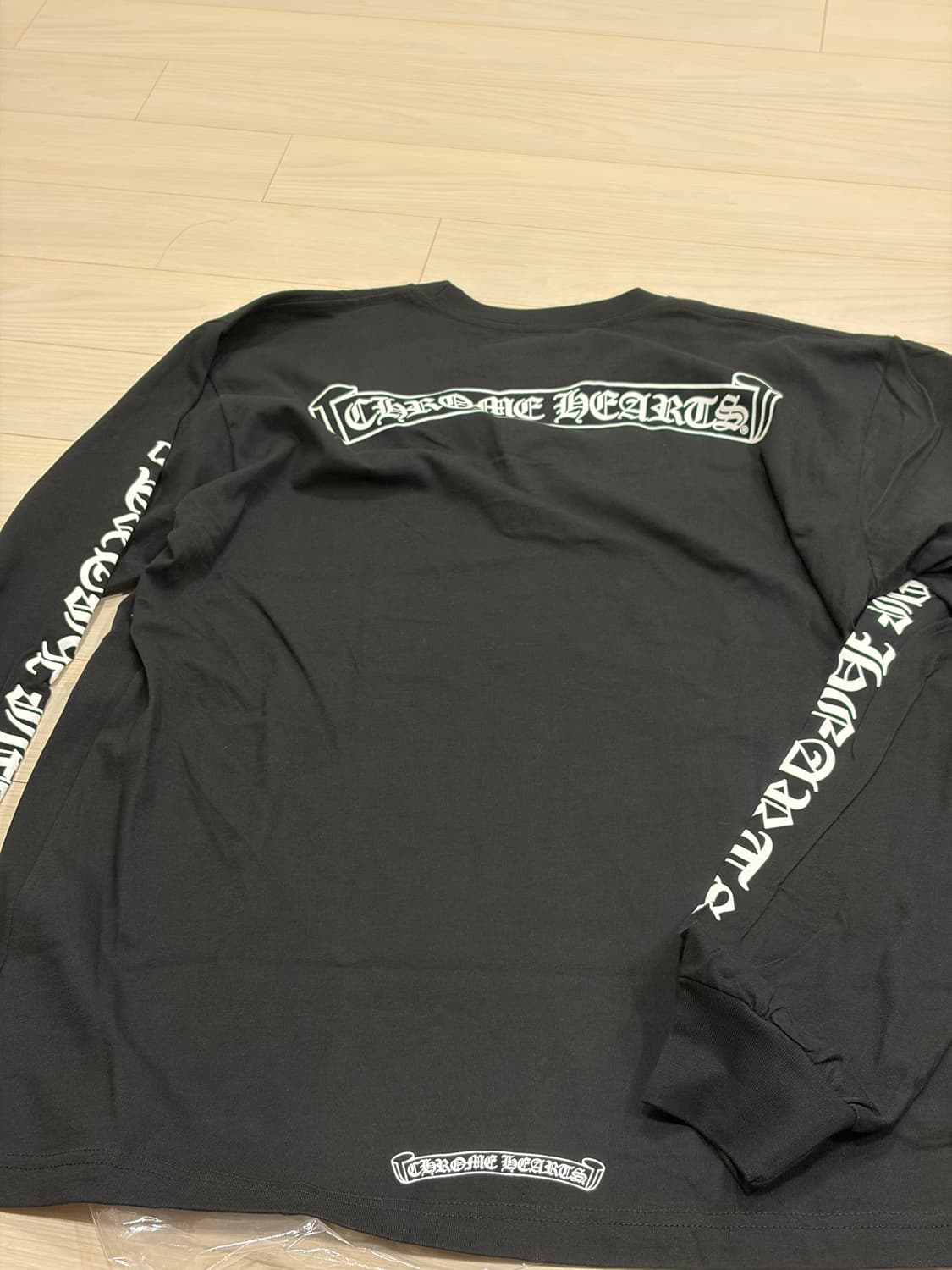 [NEW][L] CHROME HEARTS SCROLL LOGO TEE 상품이미지2